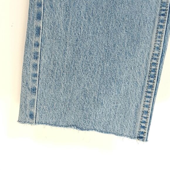 ABERCROMBIE & FITCH  Light Wash Cropped Mom Jeans Size 2R/26 Button Fly Raw Hem - Picture 12 of 13